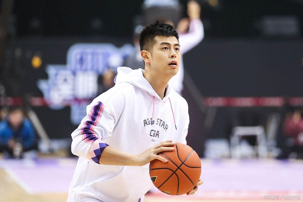 赵睿加盟北京男篮，为什么最开心的是方硕？这里面是有故事的